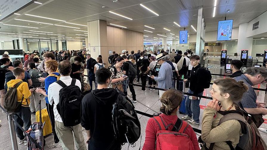 Berlin Airport Boss Warns EU’s New Border System Will Cause Two‑Hour Queues this Summer