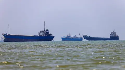 Iran Re‑Closes Strait of Hormuz After Israel’s Attacks on Lebanon, Heightening Global Energy Risk