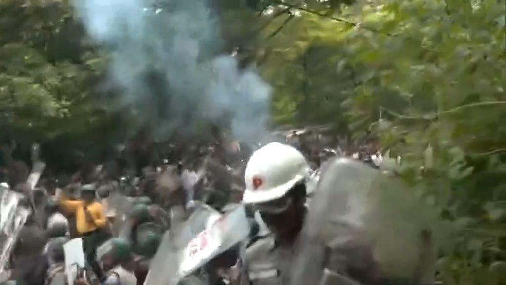 Jharkhand Protestors Clash with Police as Tear Gas Blasted on Students