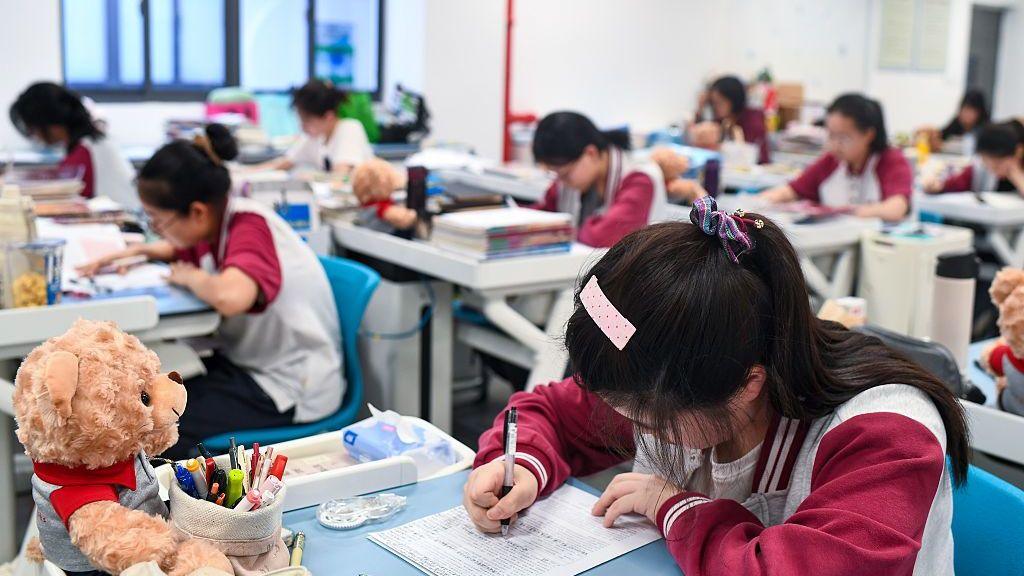 China Teens Slip Into Prescription‑Drug Highs to Escape Exam Stress