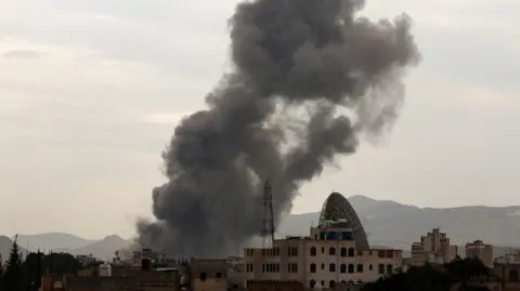 Israeli Air Strikes in Yemen Result in 35 Casualties, Say Houthis