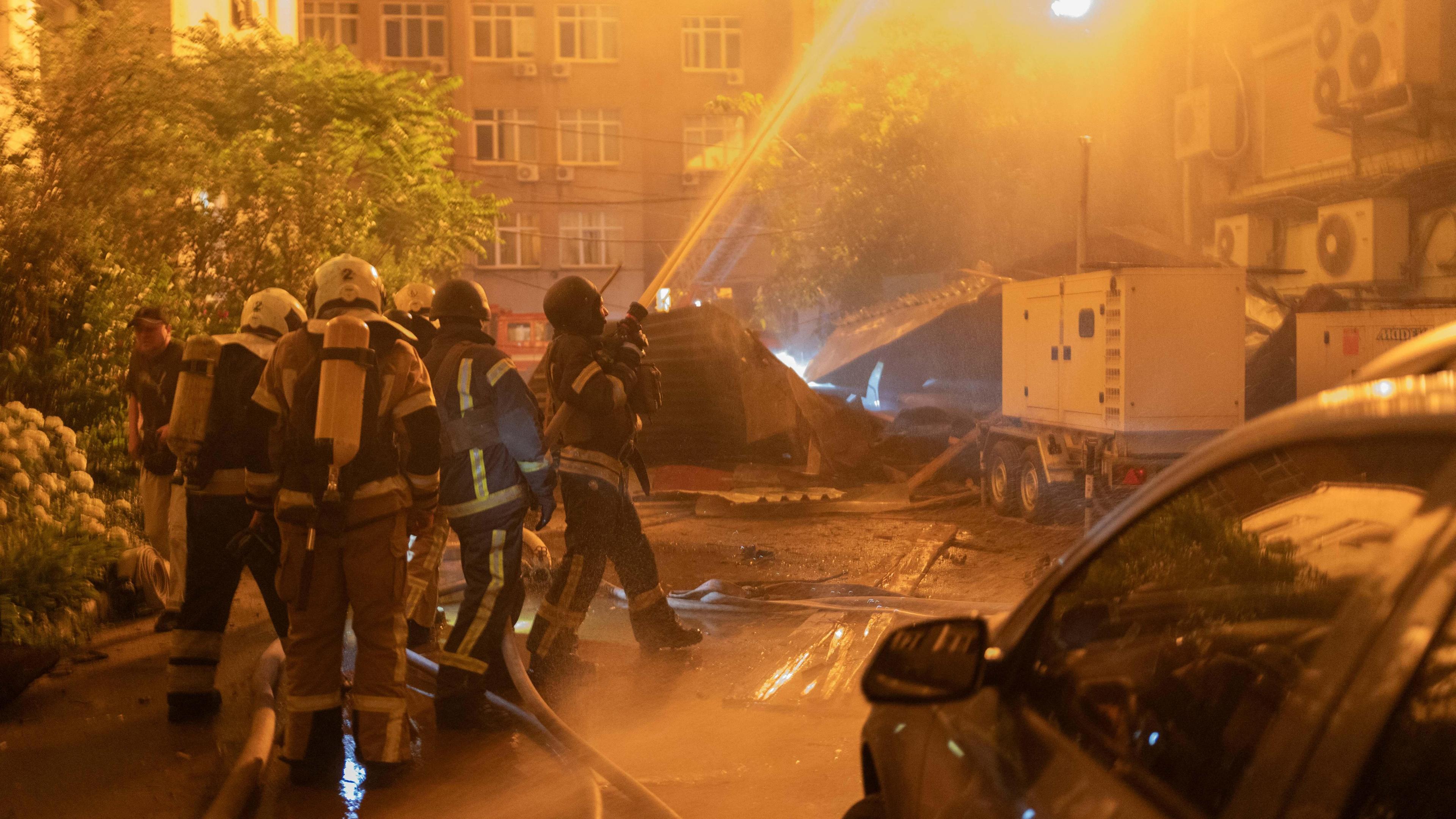Kyiv Hit by First Major Night Air Raid in Weeks: One Killed