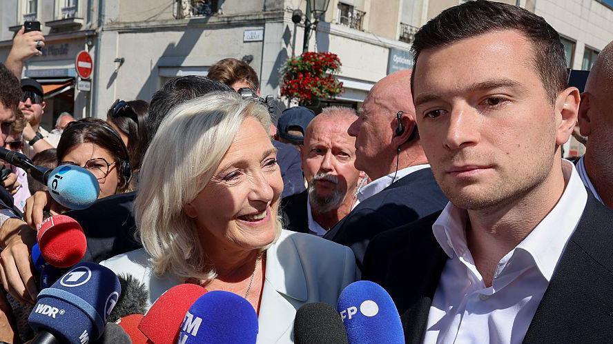 The Photograph That Signals Who Holds the Reins in Le Pen’s Party