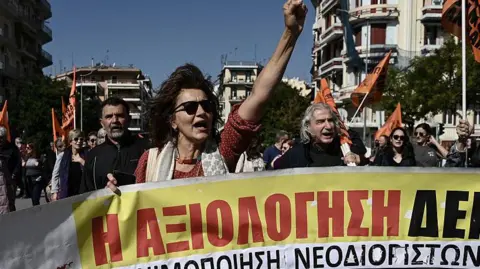 Greece Enacts Controversial Labour Law Allowing 13-Hour Workdays