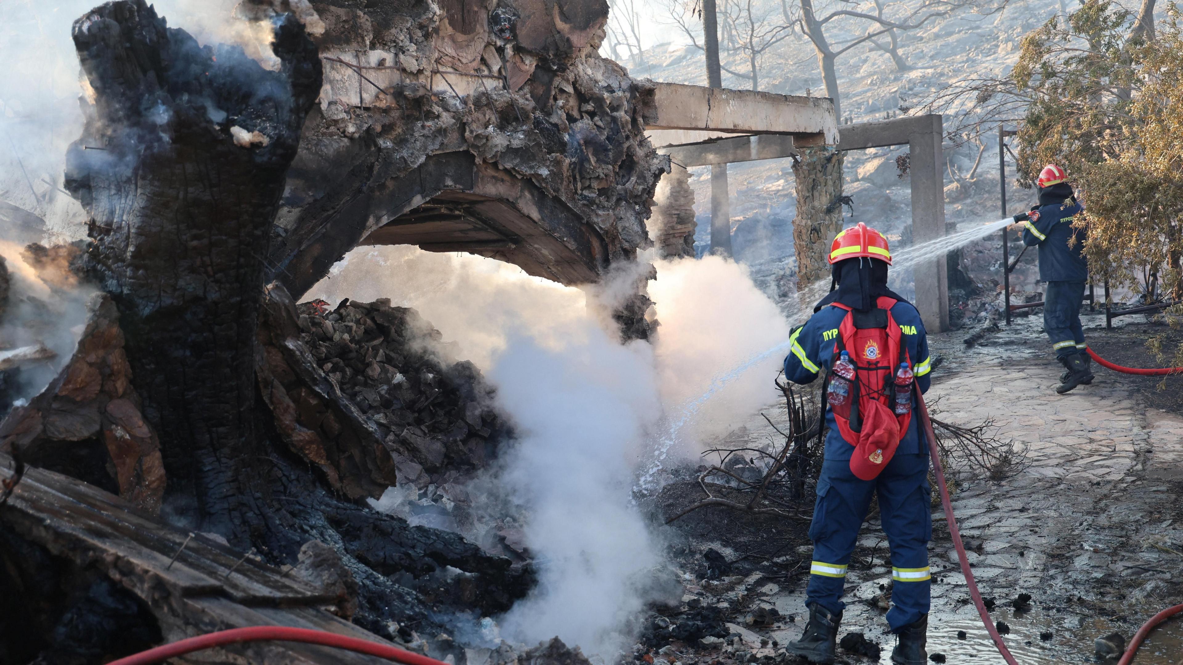 Greek Island Salamina Suffers Twin Wildfires, Two Dead, Hundreds Evacuated
