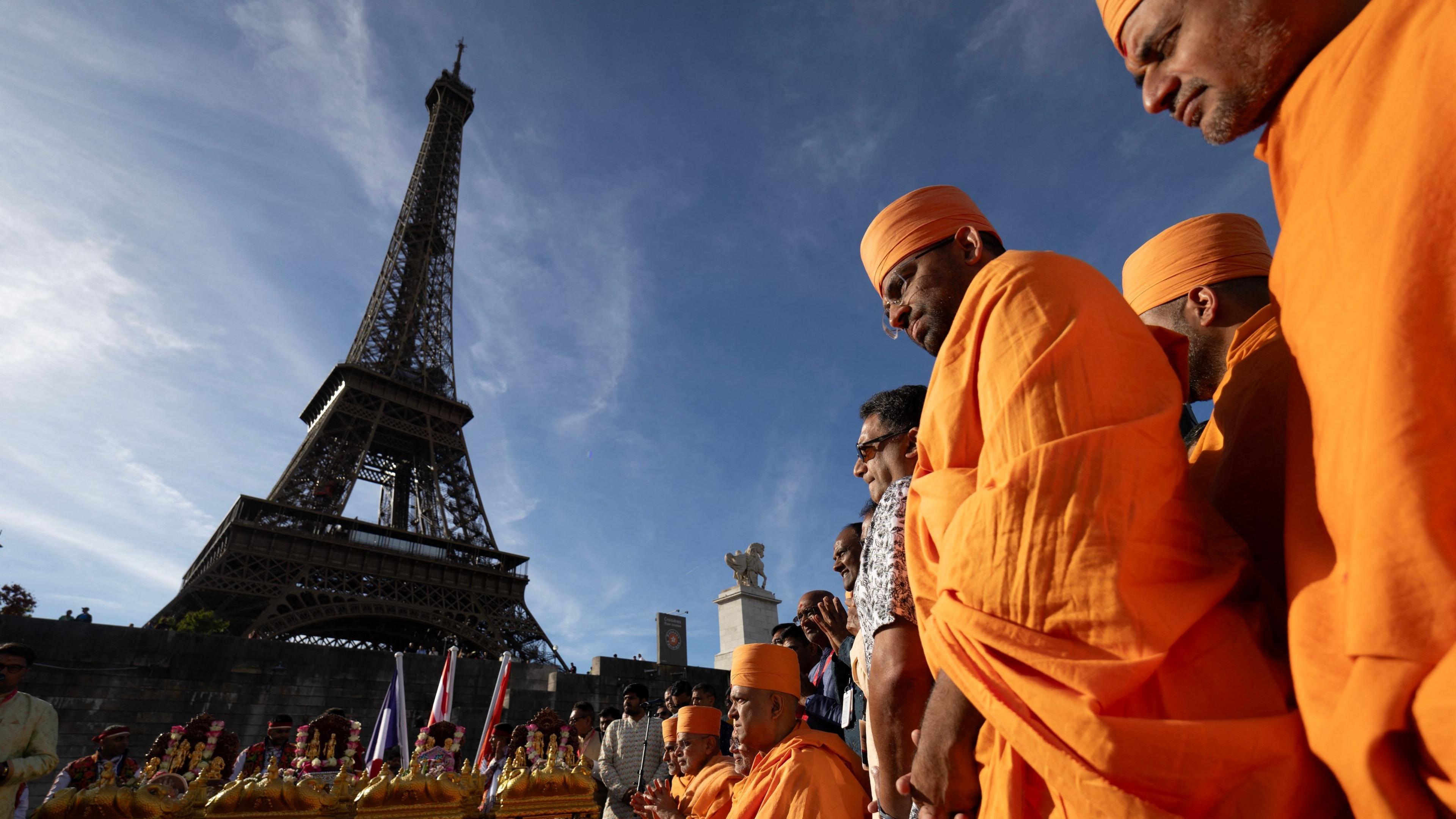 Eiffel Tower Faces Probe After Female Staff Replaced for Hindu Delegation Visit