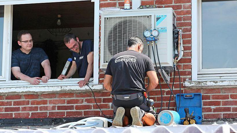 France’s Heatwave Sparks an Air‑Cooling Political Rift