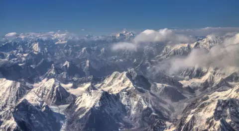 Tragic Avalanche Claims Seven Lives in Nepal's Himalayan Region
