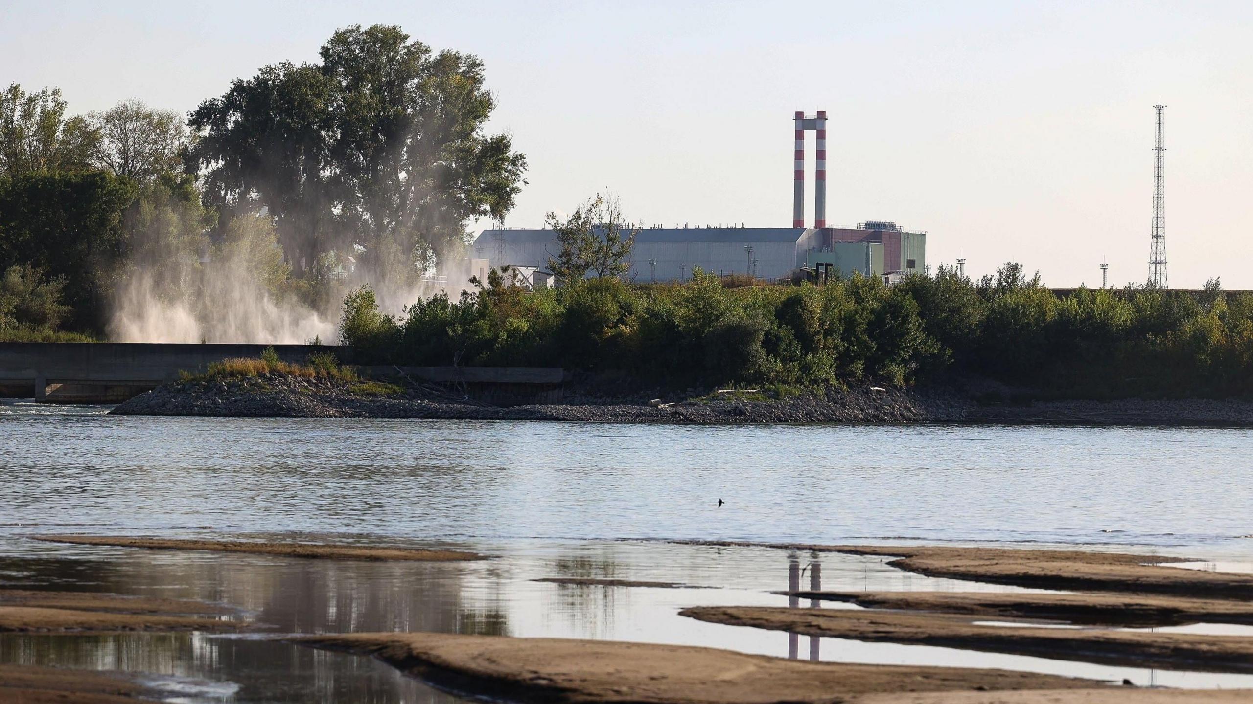 Record Danube Low Triggers Shutdown of Hungary’s Only Nuclear Power Plant