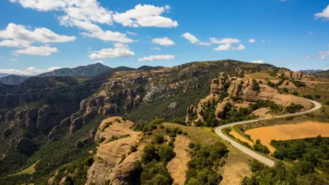 British 63‑Year‑Old Dies in Catalan Paragliding Accident