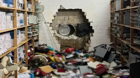 Heist in Gelsenkirchen: Thieves Drill Through €30 Million Bank Vault