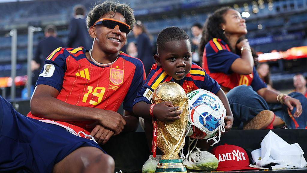Spain’s Young Star Lamine Yamal and His 3‑Year‑Old Brother Steal the Spotlight