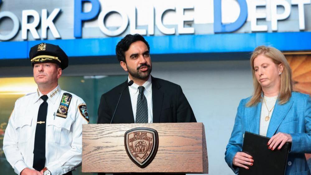 Woman Killed in Times Square Stabbing, Suspect Shot by Police