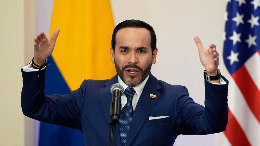 Colombia’s New President Eases Gun‑Carry Rules, Stirring Debate