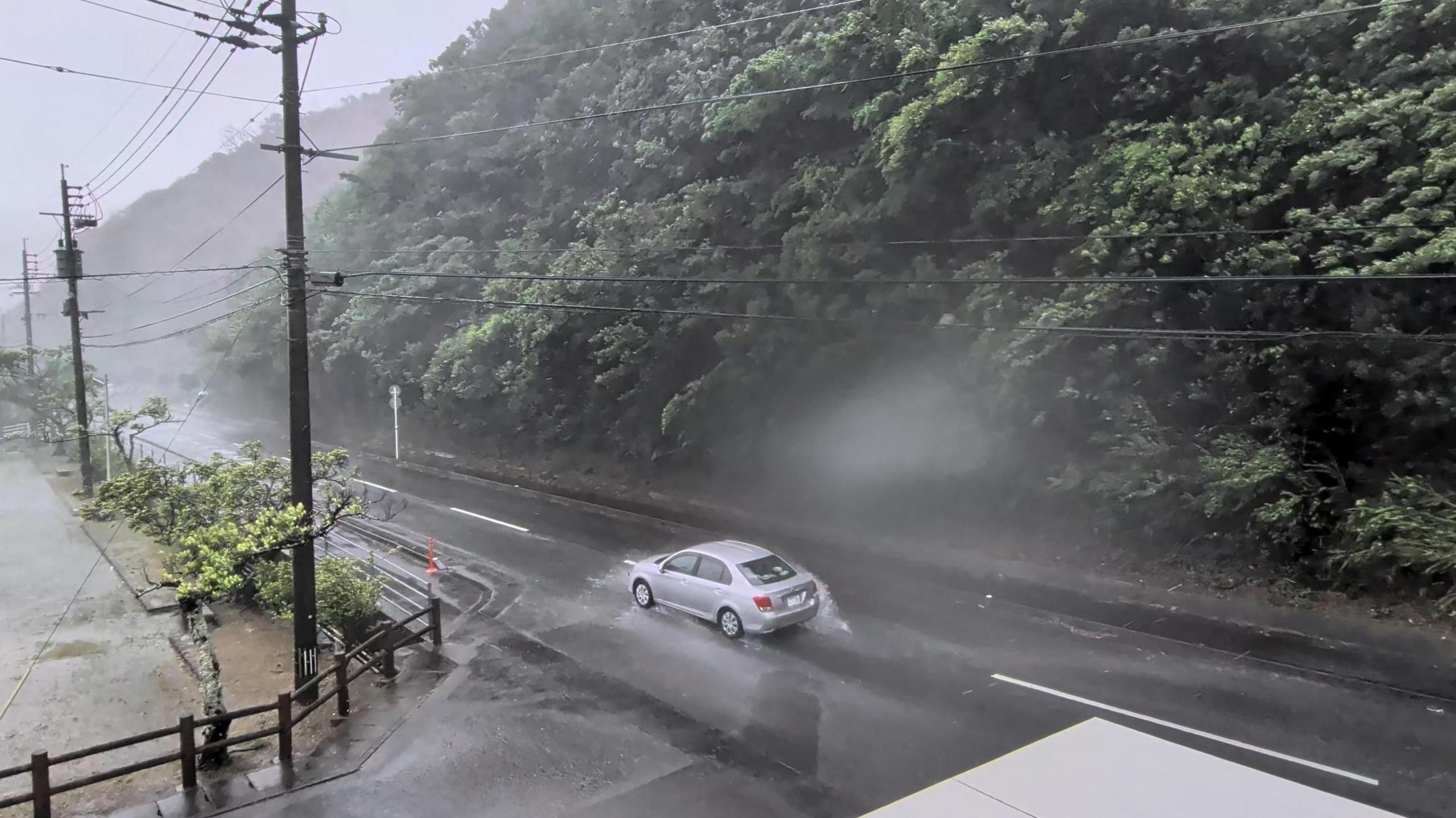 Typhoon Dolphin Devastates Okinawa, Ramps Up Threat on China’s East Coast
