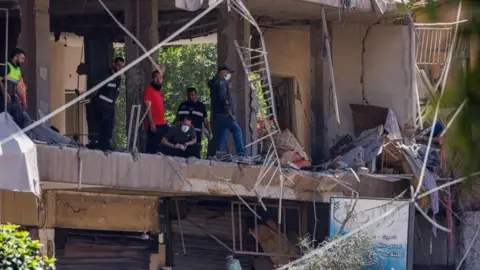 Israel’s Strike on Beirut Suburb Kills Three, Raises Tensions Over US‑Iran Deal