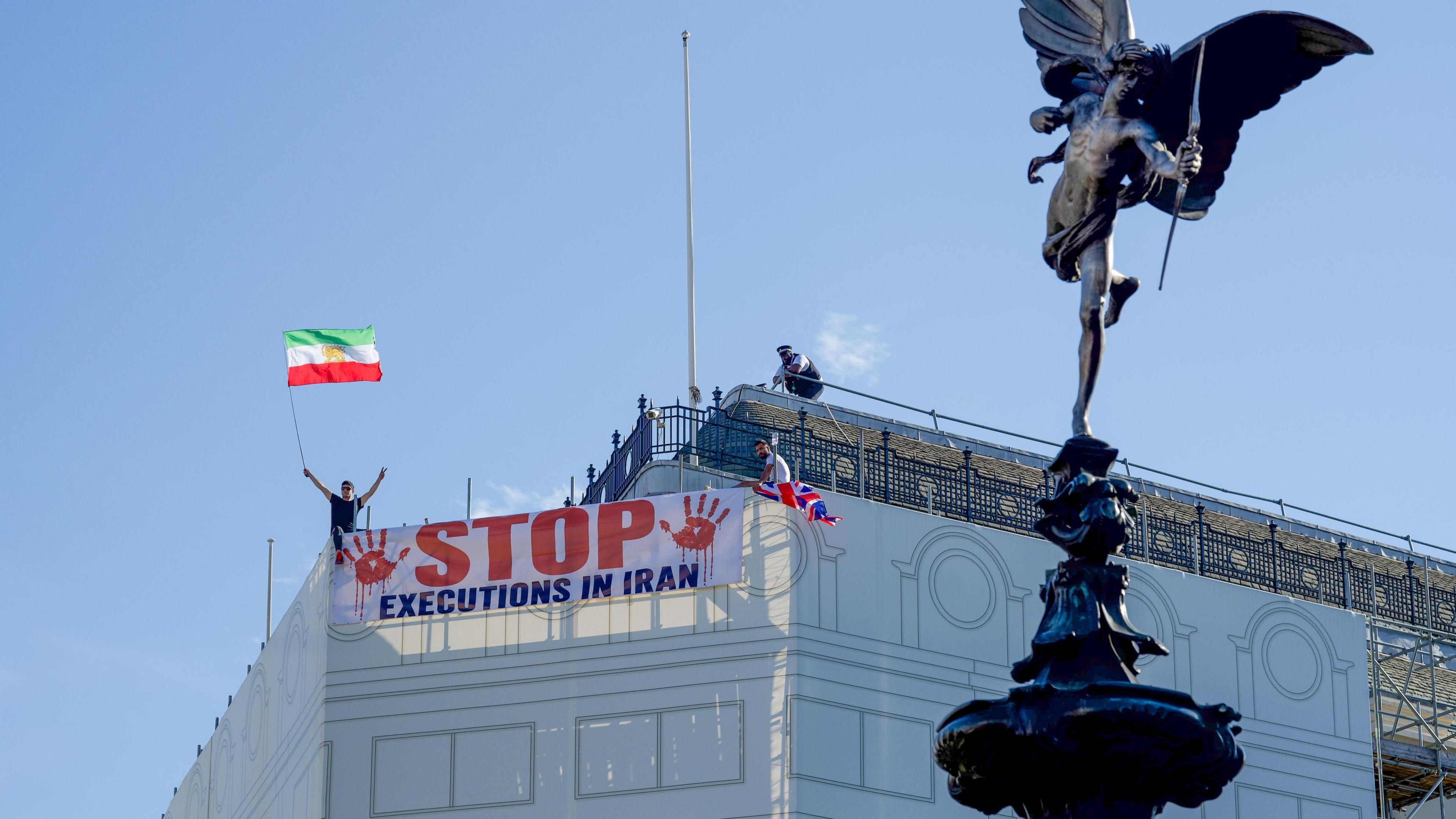 UN Rights Chief Warns of Rising Iran Executions Amid Protests and War
